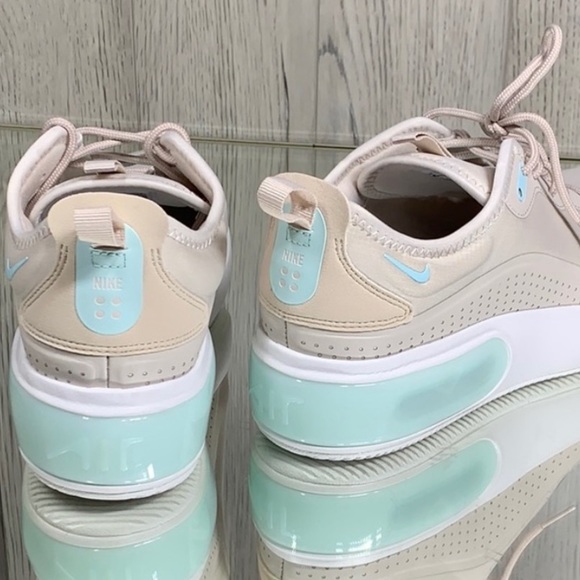 Nike Air Max Dia Shoes Ore Tan/Teal
NWT - Picture 3 of 8